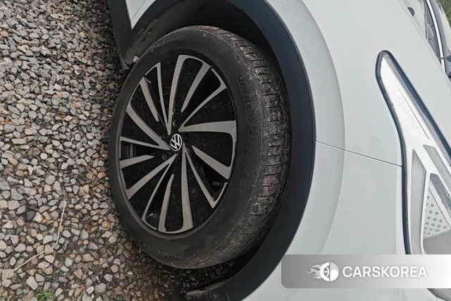 Volkswagen ID.4 X 2023 Белый из Китая