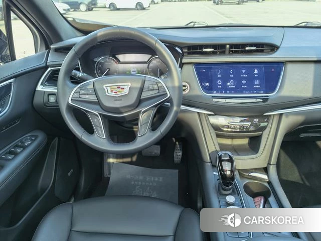 Cadillac XT5 2024 Черный из Китая