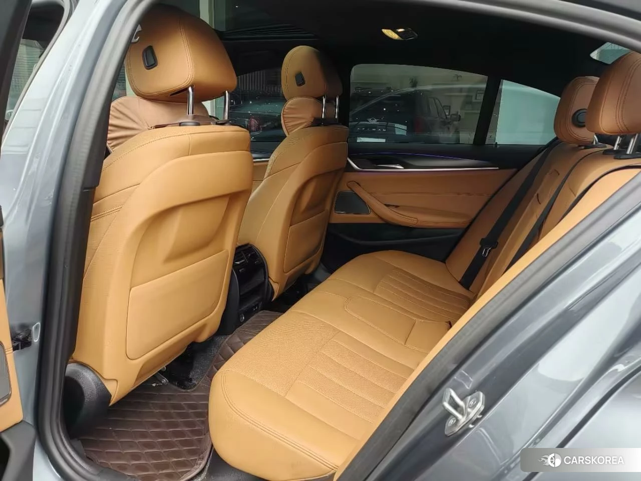 BMW 5 series (imported) 2021 Серебристо-серый из Китая