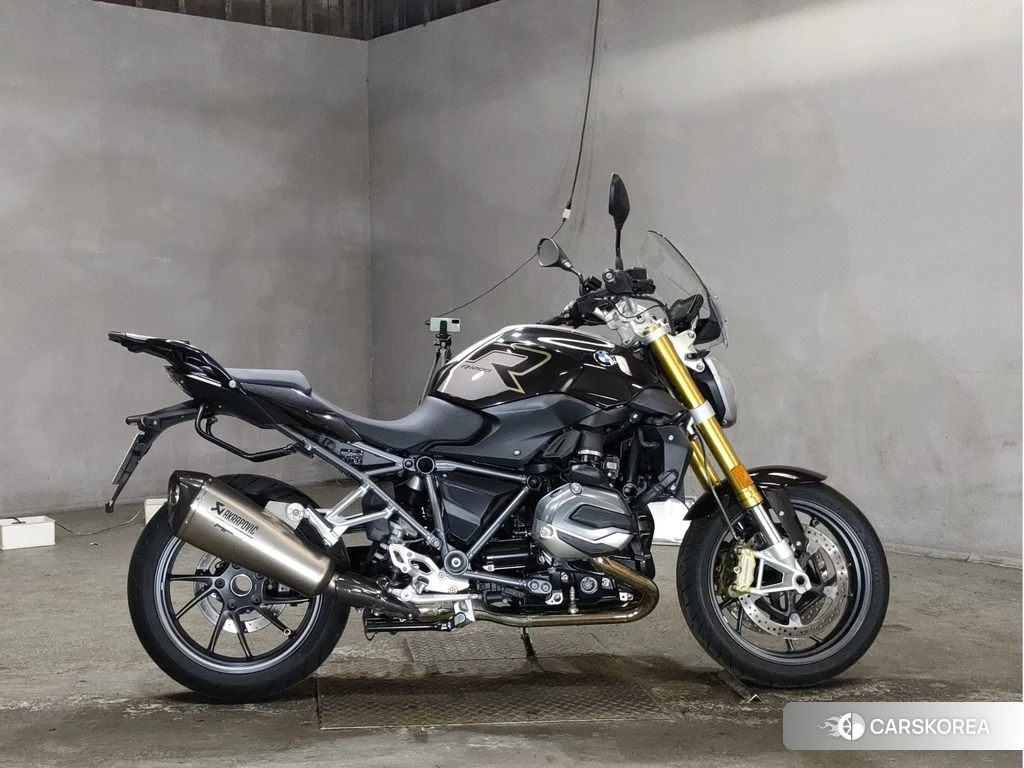 Проданный BMW R1200R 2018 из Японии