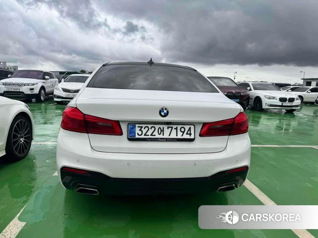 BMW 5 Series (G30) 2018 Белый из Кореи