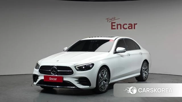 Mercedes-Benz E-Class W213 2023 Белый из Кореи