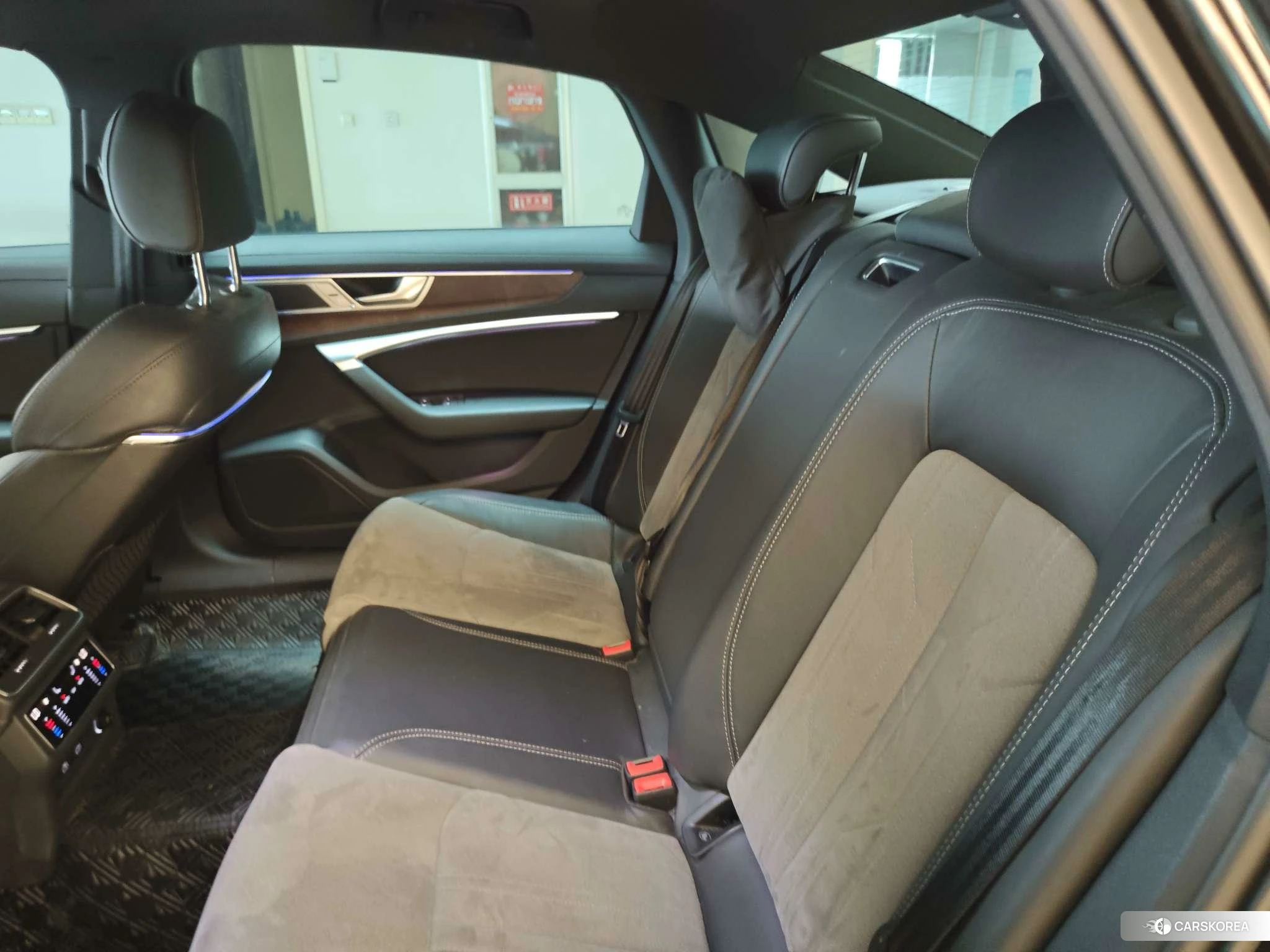 Audi A6L 2022 Черный из Китая