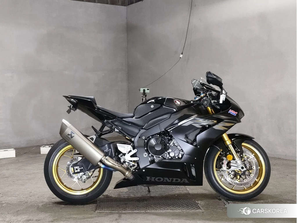 Проданный Honda CBR1000RR-R FIREBLADE SP 2022 из Японии, фото 2