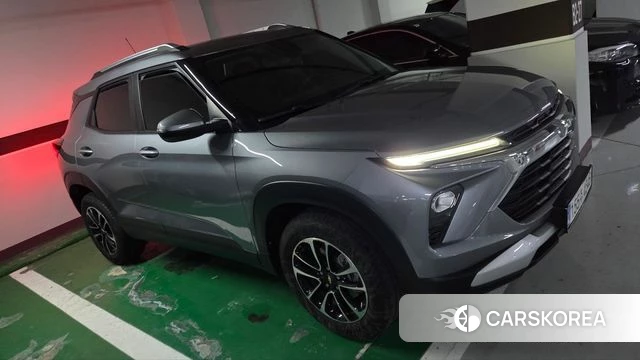Chevrolet (GM Daewoo) The New Trail Blazer 2023 Серебристо-серый из Кореи