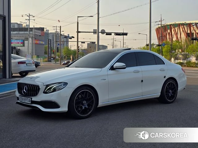 Mercedes-Benz E-Class W213 2020 Белый из Кореи