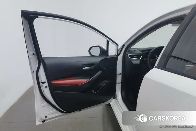 Toyota Corolla 2021 Белый из Китая