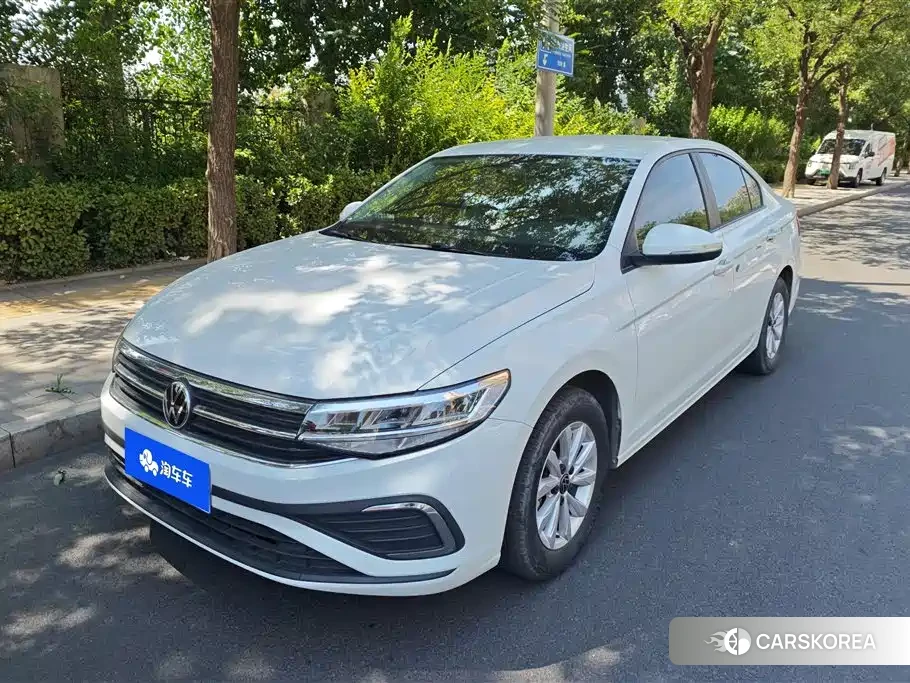 Volkswagen Bora 2023 Белый из Китая