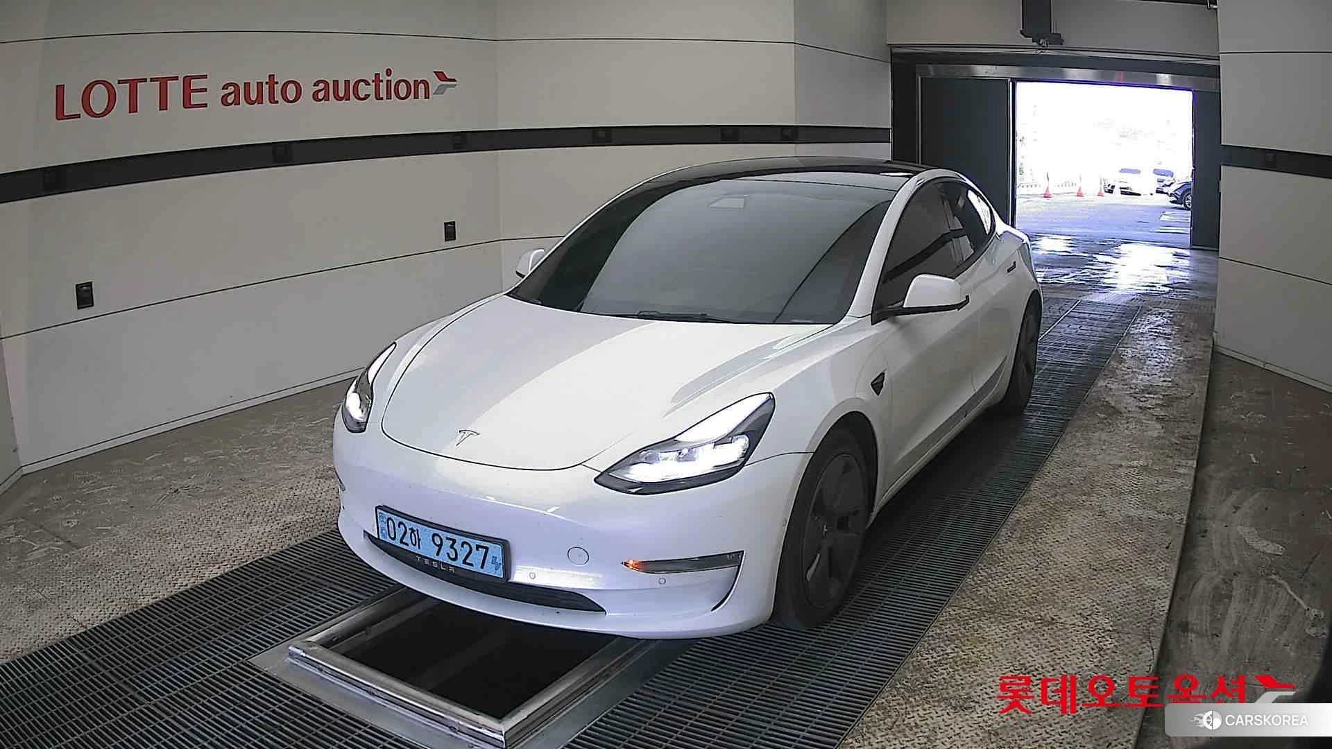 Tesla Model 3 Long Range 2022 Pearl White Multi-coat из Кореи
