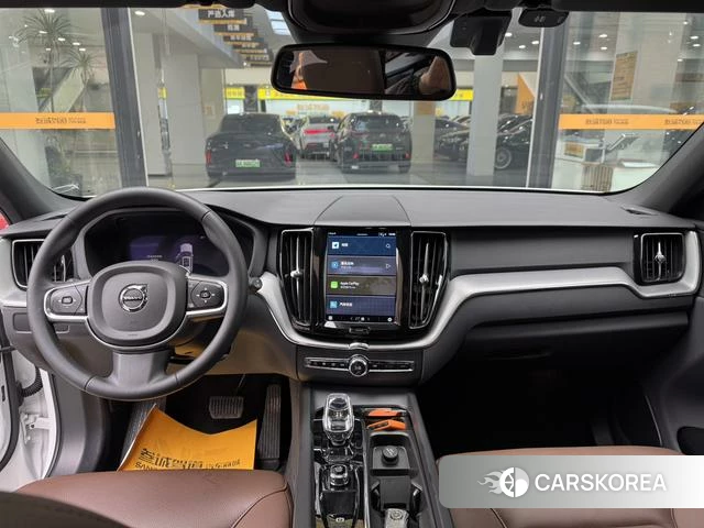 Volvo XC60 2023 Белый из Китая