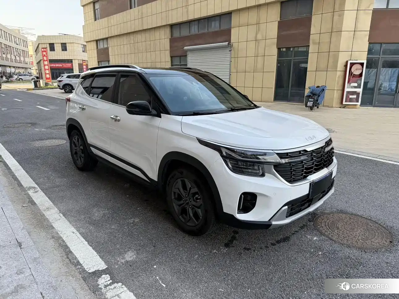 Kia Seltos 2023 Белый из Китая