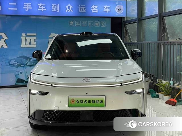 Toyota Platinum Wisdom 3X 2025 Белый из Китая