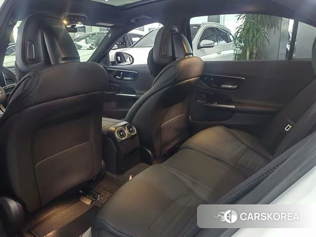 Mercedes-Benz Class C 2023 Белый из Китая