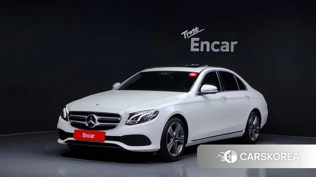 Mercedes-Benz E-Class W213 2019 Белый из Кореи