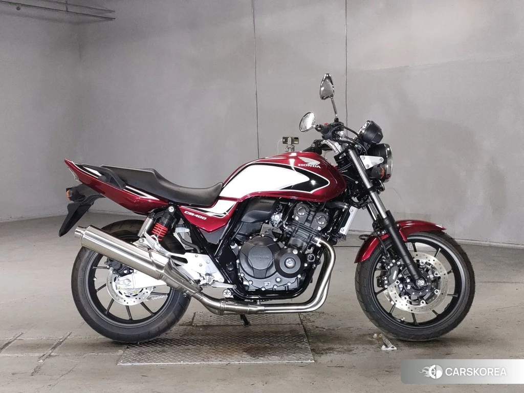 Проданный Honda CB400SF 2022 из Японии, фото 2