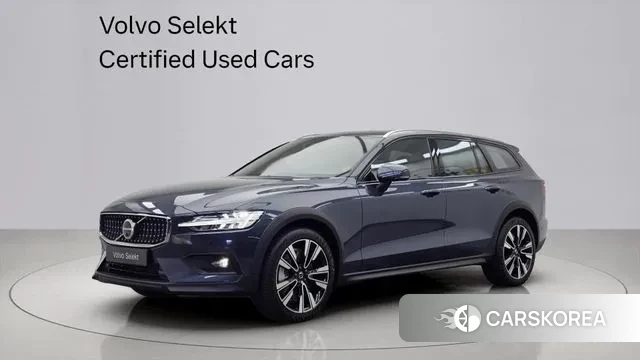 Volvo V60 Cross-Country 2nd Generation 2024 Синий из Кореи