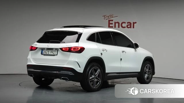 Mercedes-Benz GLA - Class H247 2021 Белый из Кореи