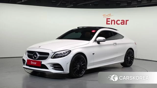 Mercedes-Benz C-Class W205 2019 Белый из Кореи