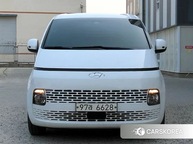 Hyundai Staria 2021 Белый из Кореи