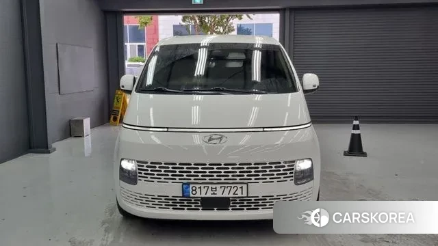 Hyundai Staria 2023 Белый из Кореи