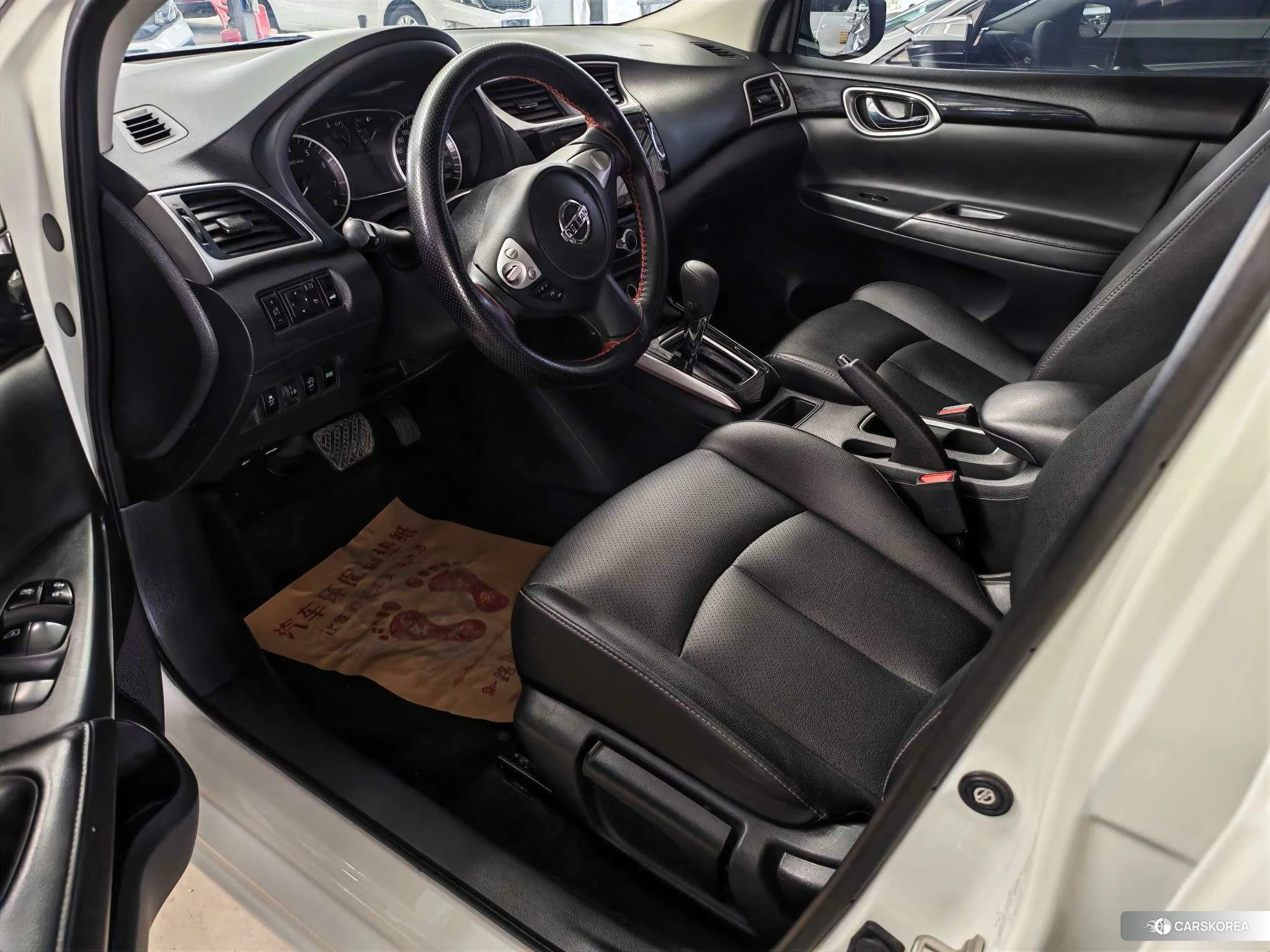 Nissan Xuan Yi 2019 Белый из Китая