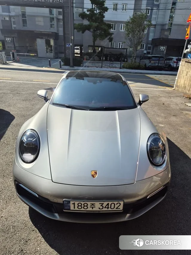 Porsche 911(992) 2024 Серебристо-серый из Кореи