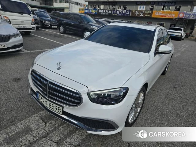 Mercedes-Benz E-Class W213 2021 Белый из Кореи