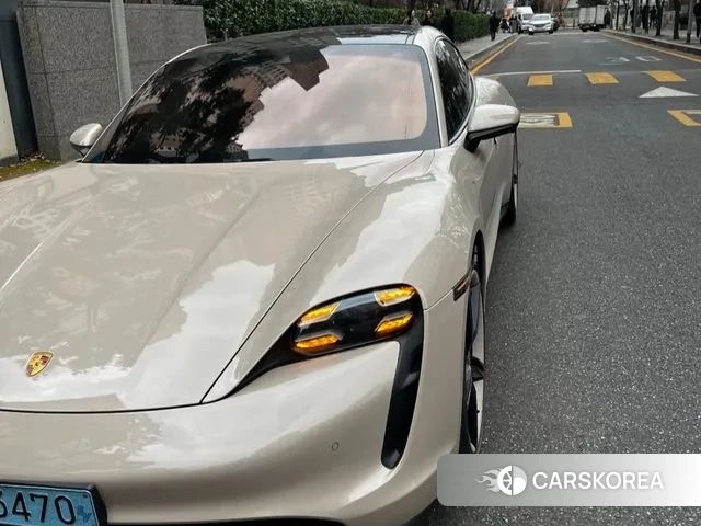 Porsche Taycan 2021 Жемчужный цвет из Кореи