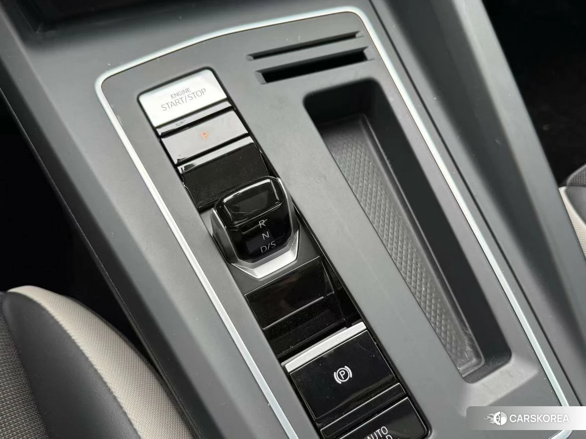 Volkswagen Golf 2022 Белый из Китая
