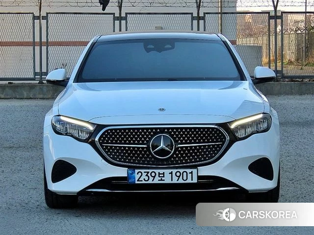 Mercedes-Benz E-Class W214 2025 Белый из Кореи