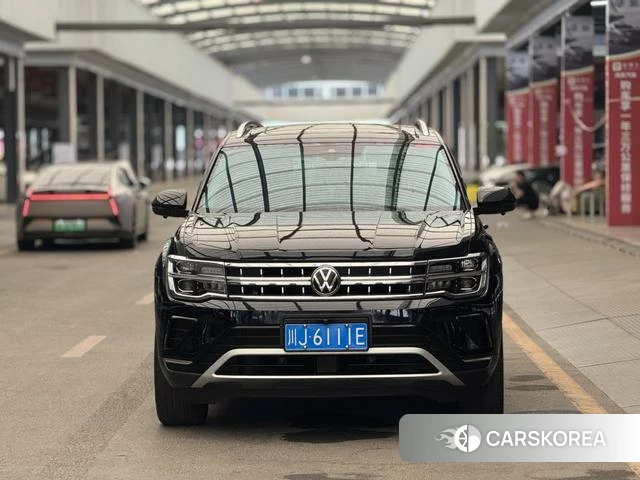 Volkswagen Tourang 2023 Черный из Китая