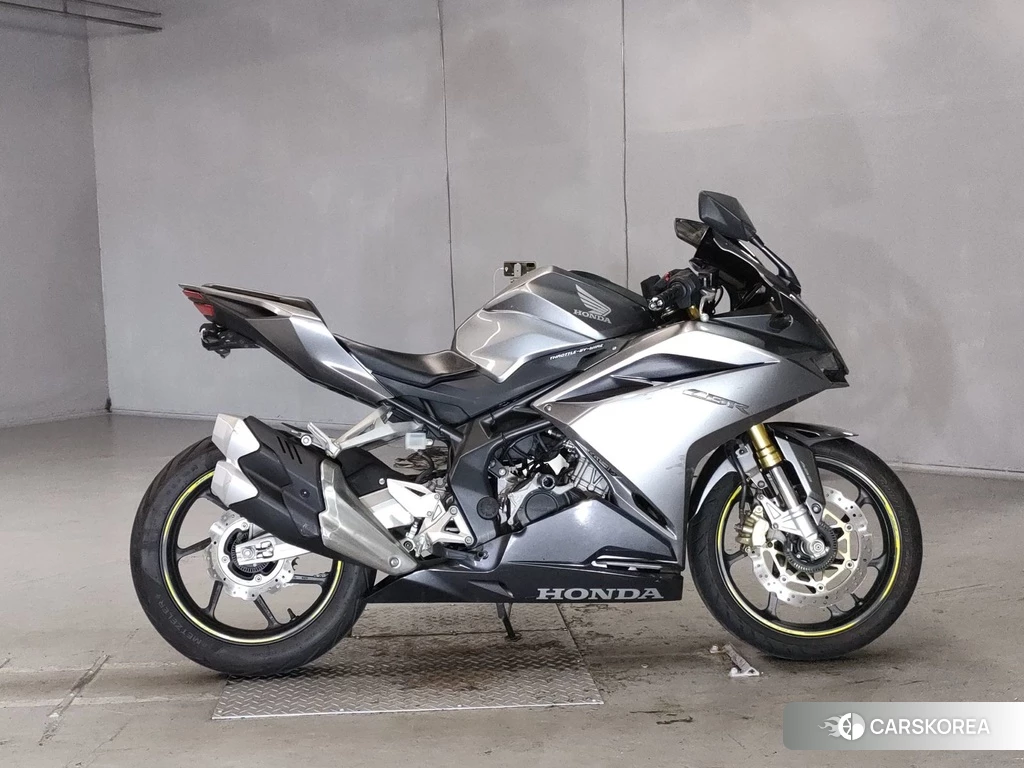 Проданный Honda CBR250RR 2017 из Японии, фото 2