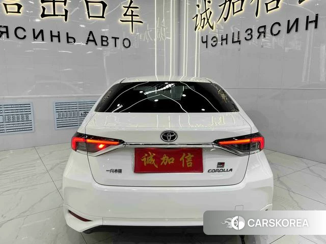 Toyota Corolla 2023 Белый из Китая