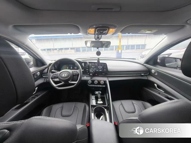 Hyundai Elantra 2025 Темно-серый из Китая