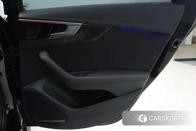 Audi S4 2023 Черный из Китая