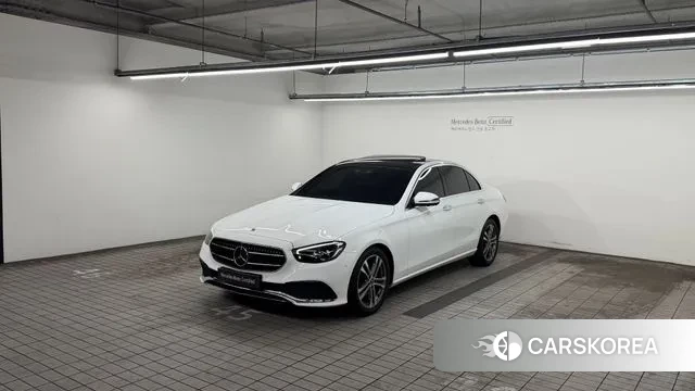 Mercedes-Benz E-Class W213 2023 Белый из Кореи
