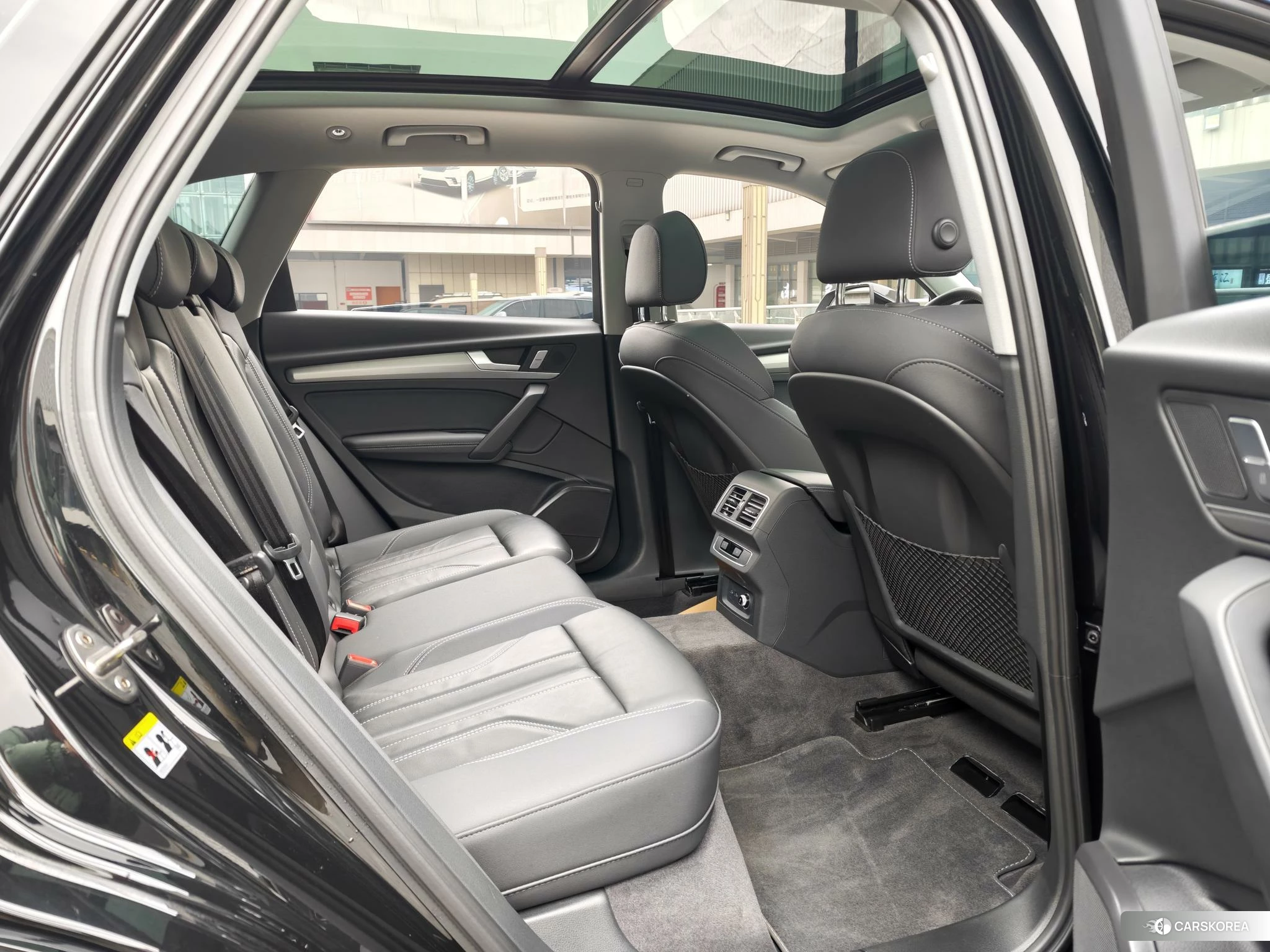 Audi Q5L 2023 Черный из Китая
