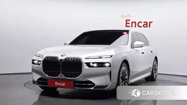 BMW 7 Series (G70) 2023 Белый из Кореи