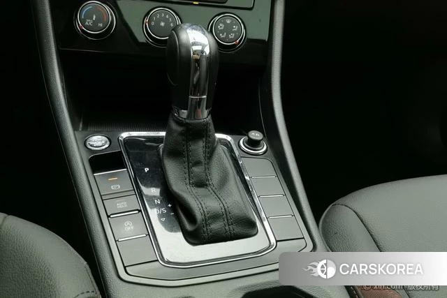Volkswagen Bora 2022 Белый из Китая