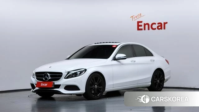Mercedes-Benz C-Class W205 2018 Белый из Кореи