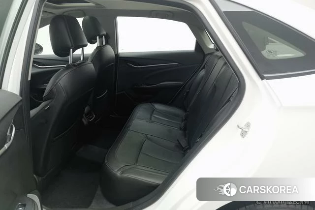 Buick Yinglang 2020 Белый из Китая