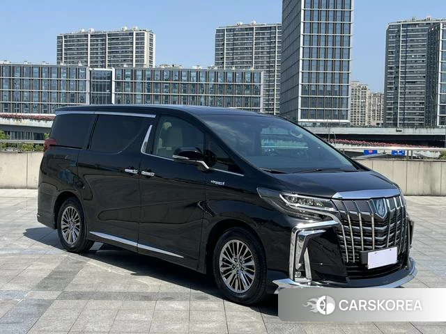 Toyota Elfa 2022 Черный из Китая