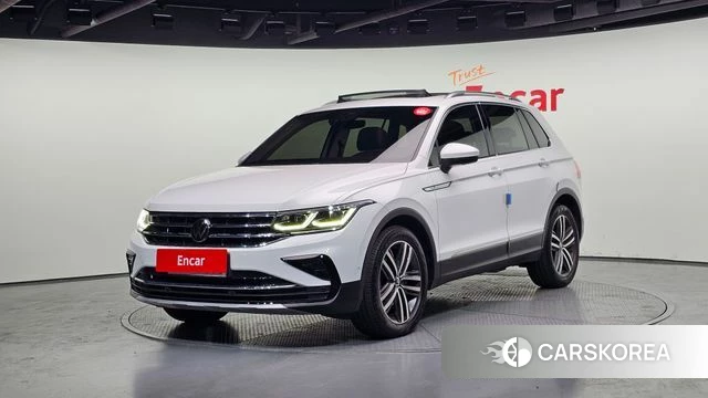 Volkswagen Tiguan second Generation 2022 Белый из Кореи