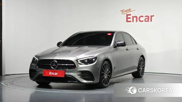 Mercedes-Benz E-Class W213 2023 Песочный из Кореи