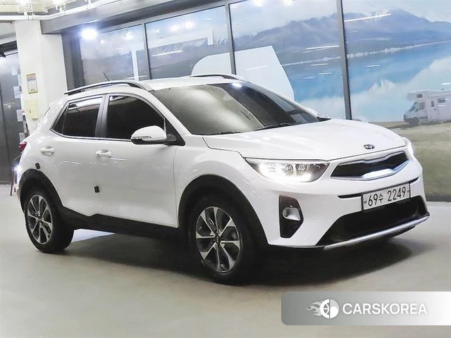 Kia Stonic 2018 Белый из Кореи