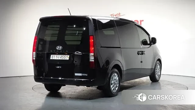 Hyundai Staria 2025 Черный из Кореи