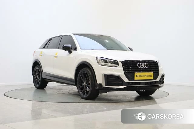 Audi Q2L 2021 Белый из Китая