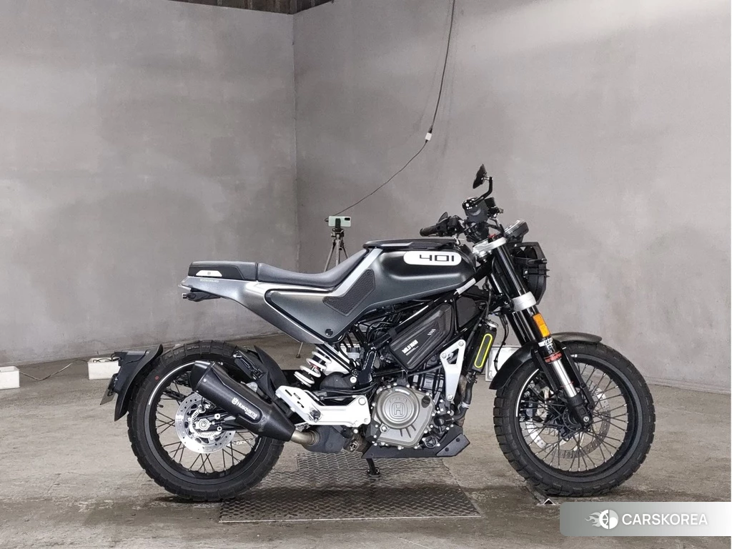 Проданный Husqvarna SVARTPILEN 401 2020 из Японии