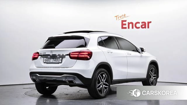Mercedes-Benz GLA-Class X156 2019 Белый из Кореи