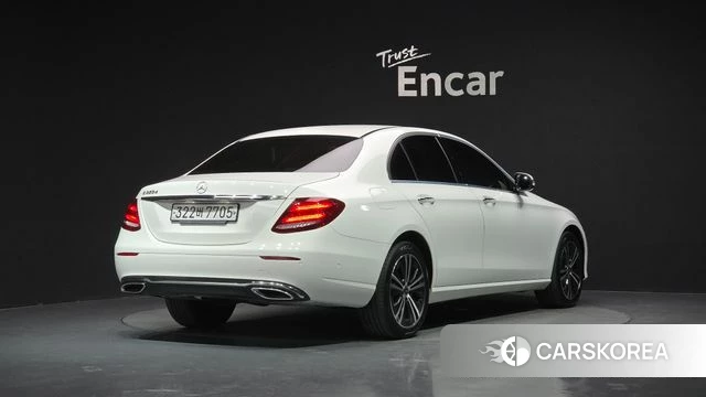 Mercedes-Benz E-Class W213 2020 Белый из Кореи